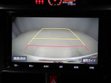 バックモニター装着車は後退時の強い味方です♪車庫入れや縦列駐車の際、後退操作の参考になるガイドラインをナビ画面に表示します。