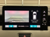 バックでの車庫入れも安心です! リアカメラが付いているバックモニター付のナビを装備しております。バンパーについているソナーや、操作線もついており距離感も画面から確認できます。