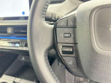 ステアリングスイッチ装備!運転しながら手元でオーディオの操作などができます。