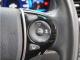 ◆アダプティブクルーズコントロール◆予め設定した車速内でクルマが自動的に加減速。前走車との適切な車間距離を維持しながら追従走行します。【LKAS】車線維持支援システムでステアリング操作を支援。