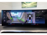 クルマの頭脳ともいえる、管理システム、iDrive。ナビだけではなく、オーディオ操作や車両情報の表示などをコントロールできます。便利さと安全性の向上にも繋がっています。