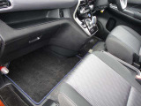★中古車の特権!フロアマット付いてます!新車のときは別売り!当店はもちろん車輌本体価格に含まれておりますのでご安心を!★