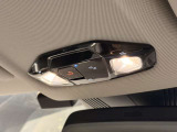 エアバッグが展開するような深刻な事故が発生した際、車両からコール・センターへ自動的にSOSコールを発信します。ドライバーが事故の衝撃で意識を失っている場合でも、的確かつスピーディな救急対応が可能です!