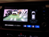 バックカメラの画像です。ガイドラインがスムースな車庫入れをサポートいたします。車庫入れの安心感がアップしますね。