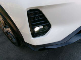 LEDフォグランプ。鮮やかな白光色で明るく照らします。