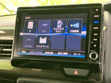 CDやラジオ、テレビ、ミュージックラックなど、複数の音源が画面上に一覧で表示されます。タッチ画面から使いたい項目を選べるため、好みやシーンに合わせて音楽を楽しみたい方にも便利です。
