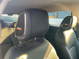 運転席と助手席のヘッドレストにBOSEスピーカーを搭載。臨場感のあるサウンドを体感いただけます。