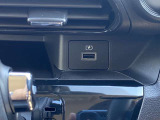 【シフトレバー上】USBタイプA電源