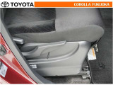 運転席シート上下アジャスター付き。ドライバーの背丈に合わせて調整できます。