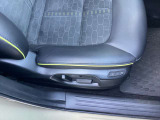 電動パワーシート搭載で、シートメモリー機能付き!これが本当に便利です!!
