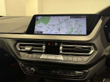 メルボルン・レッドメタリック 電動トランク ACC 禁煙車 AppleCarPlay 18インチホイール パーキングアシスト 後退アシスト バックカメラ 正規認定中古車 全国正規ディーラー保証 2年走行距離無制限