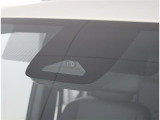 TOYOTA SAFETY SENSEは道路状況、車両状態、天候状態及びドライバーの操作状況などによっては、作動しない場所があります。あくまで運転補助機能です。