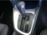 無段変速機(CVT)を搭載。有段変速機に存在する「変速ショック」が無いので、スムーズなアクセル操作が可能です♪