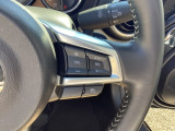 レーダークルーズコントロール装備です!前方の車の速度や車間距離を認識し、ドライバーがアクセルやブレーキを操作しなくても設定した車間距離を維持するように速度コントロールします。