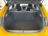 日常使いに十分な容量を確保したトランクスペース。