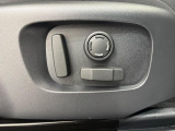 電動パワーシートですので運転中のシート調節も安全に行えます。微調整も可能ですのであなただけのドライビングポジションを実現します。