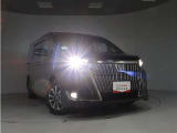 高輝度で点灯速度が速いLEDヘッドライト装備!LEDの明るい光が走行中の視界の確保をサポートして、夜のドライブがより楽しく安全に運転できます♪