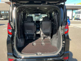 【シートアレンジ】人をお乗せの際は座席、荷物を載せる際は荷室として、用途に合わせて切り替えができます。