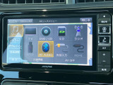 TVやラジオ、ディスク、Bluetoothなど、複数の音源を画面から選択できます。使いたいメニューが一覧で見つけやすく、日常の移動中も好みに合わせた音楽再生を楽しめます。