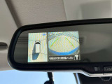 アラウンドビューモニター画像を映し出せるルームミラーです。全体を見渡せてとても重宝します。