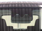 安全装備(現行)スマートアシスト付です。毎日の運転で感じる不安や緊張を減らしヒヤッとするシーンの回避をサポートします。みんなに安全・安心を。
