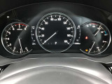視認性の高い多機能メーターです。