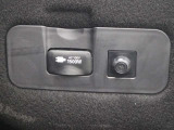 便利なアクセサリーコンセント(AC100V・1500W)が装備されています。ハイブリッドカー特有の大容量の電気エネルギーによりアウトドアシーンや停電などの非常時に便利な機能です。