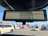スマートルームミラー!車両後方のカメラ映像をミラー面に映し出すので、車内の状況や、天候などに影響されずクリアな後方視界が得られます!