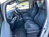 在庫車両に関してはお客様により良いものをご提供する為に品質に拘って仕入れを行っております。各お車の状態はそれぞれですのでご商談時に当店スタッフがご説明させて頂きますのでご安心くださいませ。