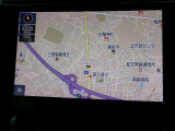 純正ナビを装備。タッチパネル式で使いやすく、お出かけもラクラクです。