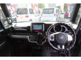 運転席から見た俯瞰図です!ドライバーが操作しやすいよう配置されています♪
