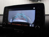 目視では確認しづらい車両後方を表示するバックモニターが装備されています。スムーズな車庫入れや縦列駐車をサポートします。