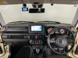 【前方視界】開放的な前方視界!運転がしやすく疲れにくいです♪窓が大きく、見通しがとっても良いおクルマですよ♪