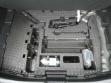タイヤパンク修理キットと車載工具はこちらです。