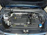 4気筒/2気筒可変機能(ACT)付き1.5L直噴ターボのTSI Evoエンジンを搭載。低速トルクが太く、スムースかつパワフルな加速が魅力です。