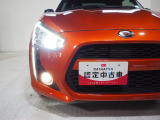 ヘッドライトはプロジェクタタイプのLEDライト。夜間の運転も安心です。
