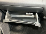 「収納スペース」使いやすい収納を、使いやすい場所に。様々な場所に収納スペースがあり使い勝手も良いので車内もスッキリして綺麗を保てます