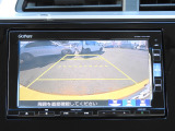 ★バックカメラ★初心者の方や運転に自信のない方でも安心して車庫入れができるリバース連動リアカメラが装着されています。狭い駐車場はもちろん、雨の日や夜間でもストレスなく運転していただけます。
