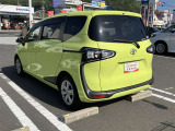 広々とした車内空間に優れた燃費性能。更にデザインも上質で人気のお車です!