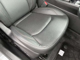 最新鋭の自社整備工場にて、車検・点検は勿論の事、あらゆるご要望にお応えすべく輸入車ディーラーならではの最新のコンピューターシステムとベテランの整備士がバックUP!