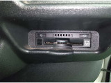 ETC車載器搭載しております。高速道路も料金支払いレーンに並ばず通過でき、とても便利です。ETCカードもお車購入時に入会する事ができます。お気軽にお問い合わせ下さい。