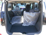 シートを倒せば広々荷室