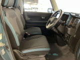 分かりやすく操作しやすい運転席まわりです☆