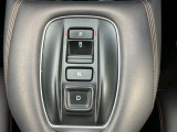 無段変速が魅力のCVT車です。発進から加速までアクセルを一定にして走ることで滑らかに走ります。車内も静かで振動もごくわずか!!CVT車もATの一種なので、もちろんAT限定免許で運転OKです!