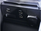 【USB接続】USB接続も可能です。スマートフォンと連動して音楽も再生可能です。