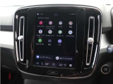 Google搭載のボルボなら、車内にいながら多彩なデジタルライフをお楽しみいただけます。Google Playから必要なアプリをダウンロードして、有意義な移動時間を楽しみましょう。