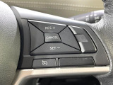 【クルーズコントロール】高速道路もラクラク走行。アクセルを離しても一定速度で走行ができ、長距離運転時の負担を軽減!加速・減速も簡単なスイッチ操作で調整できます。