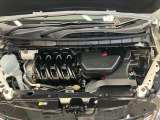 エンジンルームもクリーニング済みできれいですよ。日産の整備士がしっかりと丁寧に点検していますので安心してお乗りいただけます