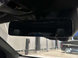 リバース連動型のバックカメラは、精度が良く、バックや縦列駐車もストレスなく止められます。カメラの性能も日々進化しており画質には私たちも驚かされます。ぜひ実車でのご確認をお願い致します。