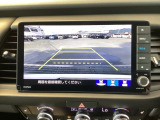 バックも安心のバックカメラ付いています。バックカメラがあると、いつでも安全にバックできますね。死角も減ります。